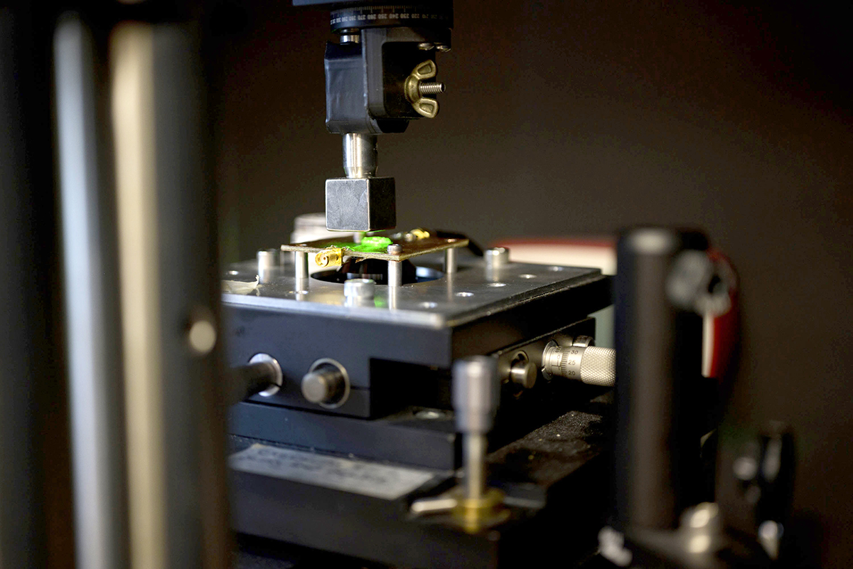 Custom build microscope for optically detected magnetic resonance. 