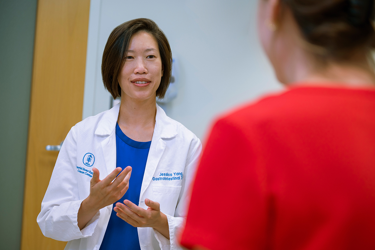 Gastrointestinal medical oncologist Dr. Jessica Yang speaks with a patient at MSK Basking Ridge.