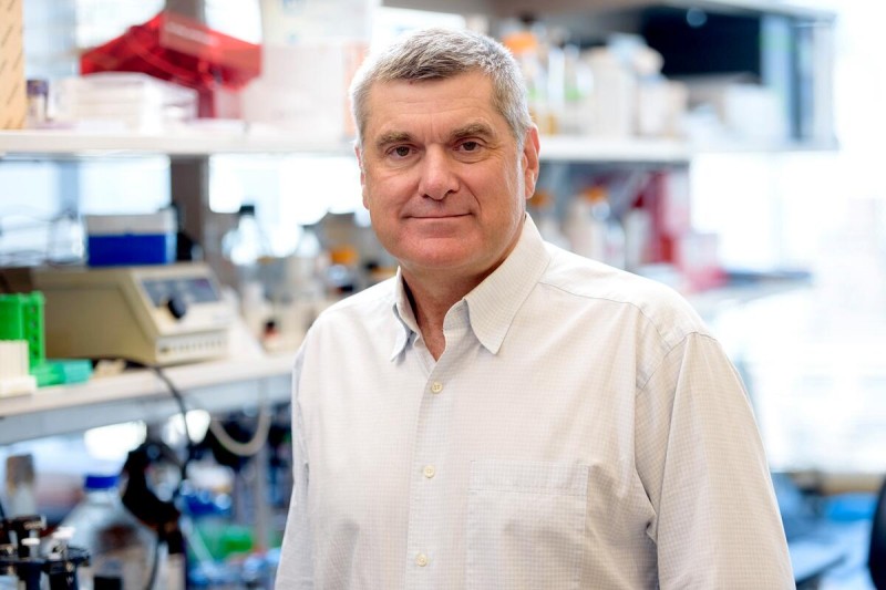 Dr. Craig Thompson in his lab at the Sloan Kettering Institute 