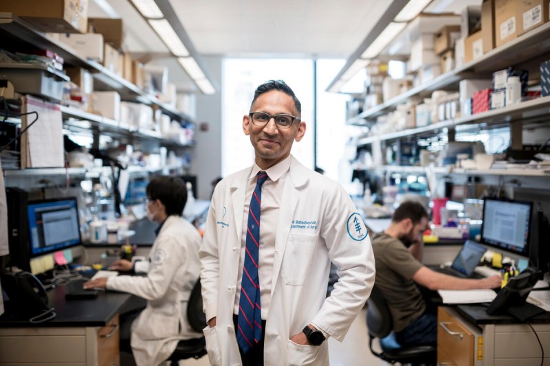 Vinod Balachandran, MD, is a Hepatopancreatobiliary Surgeon at MSK who does laboratory research to identify new ways to use the immune system to fight pancreatic cancer.